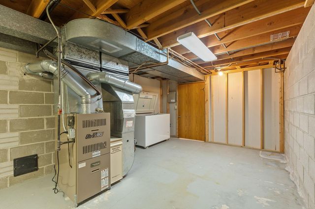 310 Lanewood Lane N, Plymouth, MN 55447