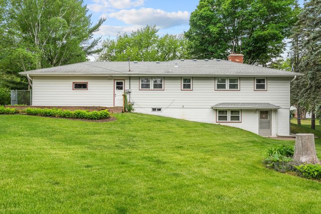 310 Lanewood Lane N, Plymouth, MN 55447