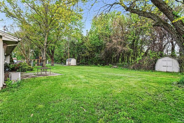 24403 Rolling Oaks Drive, South Bend, IN 46628