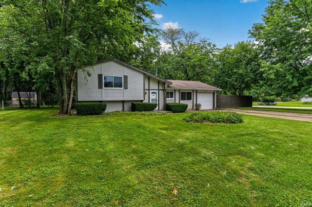 24403 Rolling Oaks Drive, South Bend, IN 46628