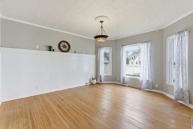 536 W PALACE Row, Geneseo, IL 61254