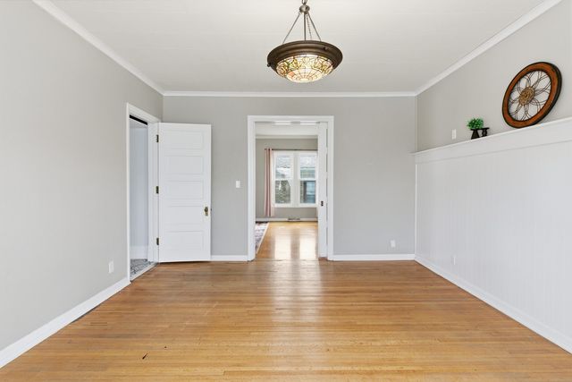 536 W PALACE Row, Geneseo, IL 61254