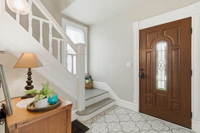 536 W PALACE Row, Geneseo, IL 61254
