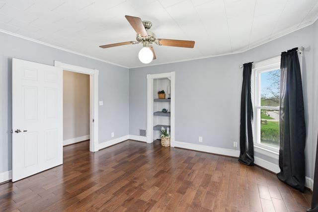 536 W PALACE Row, Geneseo, IL 61254