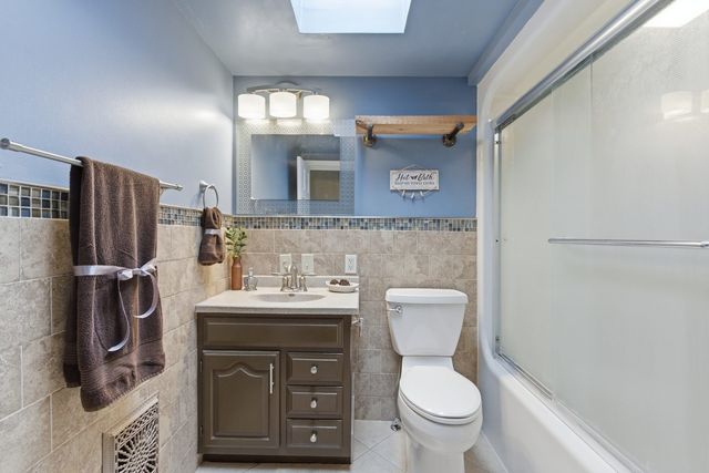 536 W PALACE Row, Geneseo, IL 61254