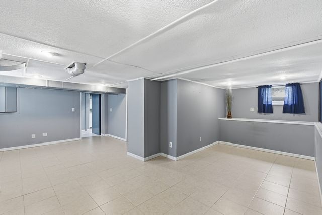 536 W PALACE Row, Geneseo, IL 61254