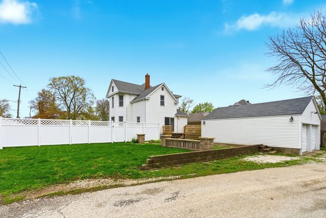 536 W PALACE Row, Geneseo, IL 61254