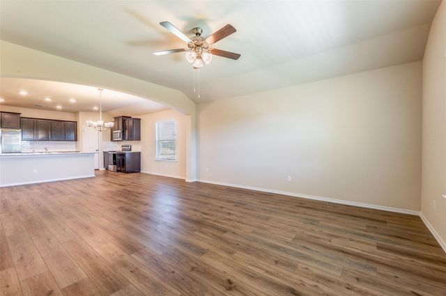125 Break Ave, Taylor, TX 76574