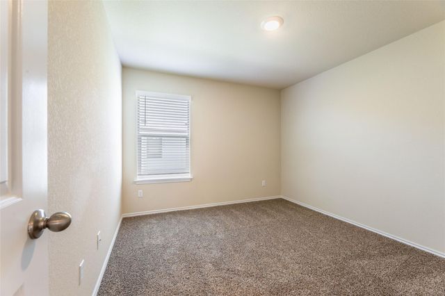 125 Break Ave, Taylor, TX 76574