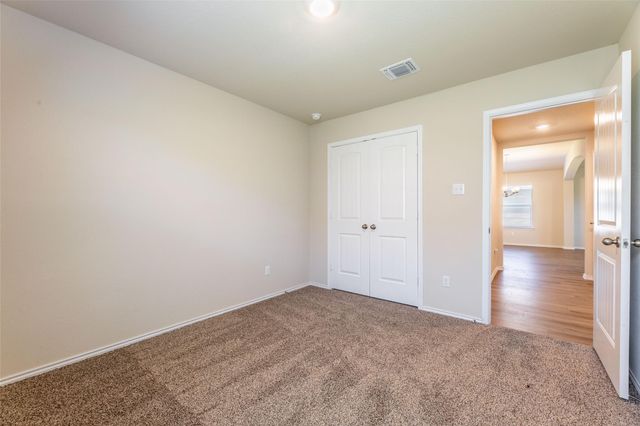125 Break Ave, Taylor, TX 76574