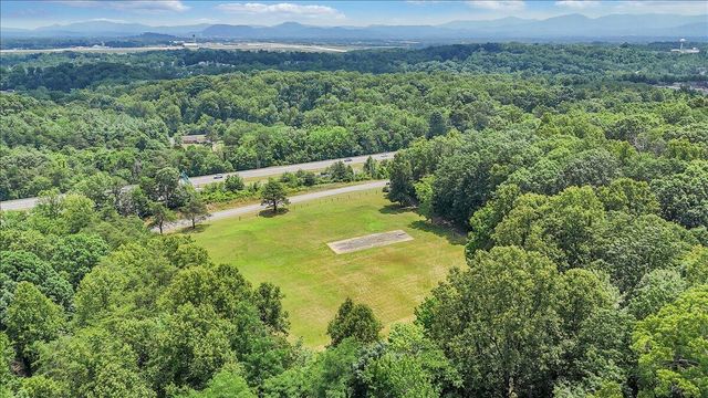 3054 Loch Haven DR, Roanoke, VA 24019