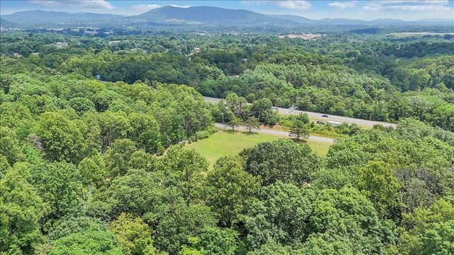 3054 Loch Haven DR, Roanoke, VA 24019