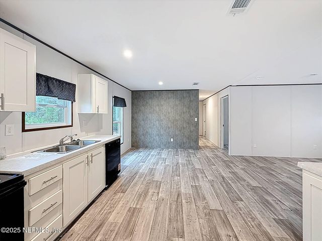 151 LAKE GALILEE Drive, Hawthorne, FL 32640