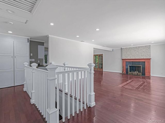 31 Annette Drive, Port Washington, NY 11050