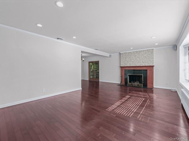 31 Annette Drive, Port Washington, NY 11050