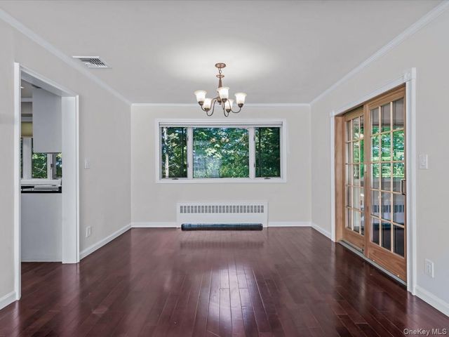31 Annette Drive, Port Washington, NY 11050