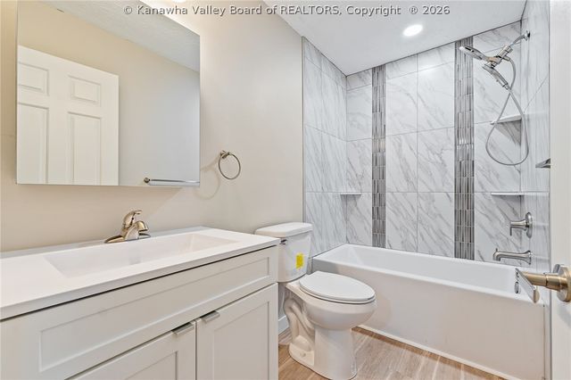 319 Berry Lane, Barboursville, WV 25504