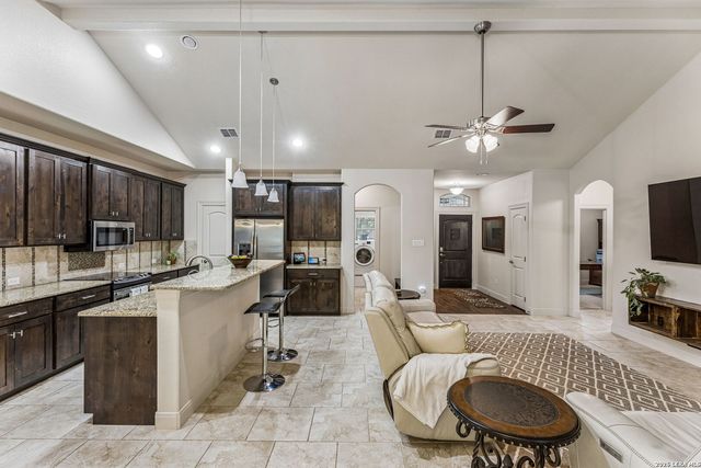 1284 Marlys, Canyon Lake, TX 78133