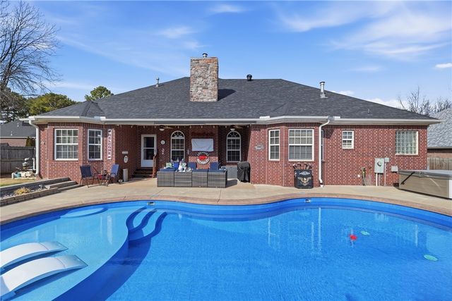 4585 Sequoia Avenue, Springdale, AR 72762