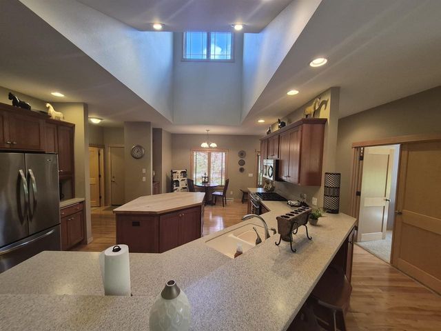 3181 N Crystal Springs Road, Janesville, WI 53545