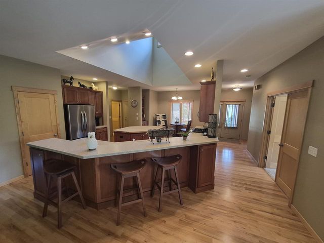 3181 N Crystal Springs Road, Janesville, WI 53545