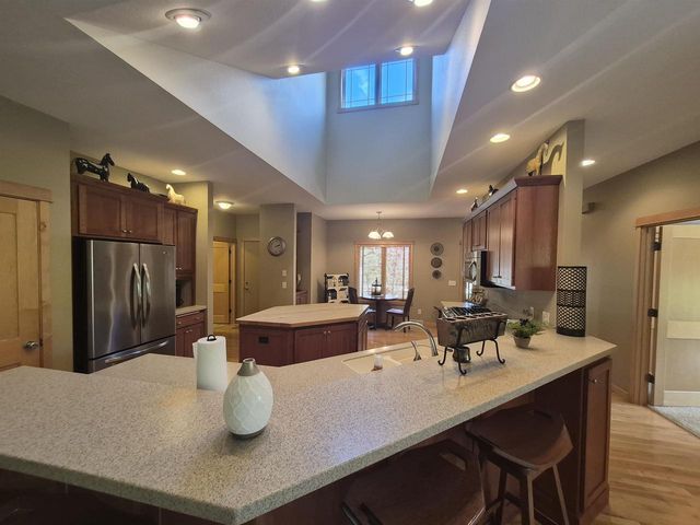 3181 N Crystal Springs Road, Janesville, WI 53545
