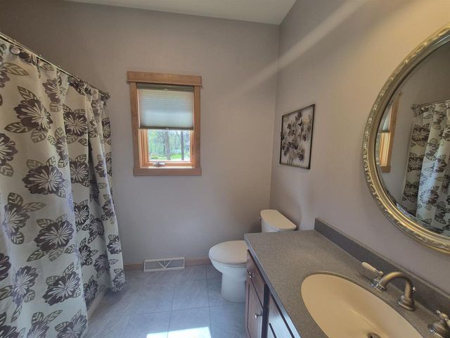 3181 N Crystal Springs Road, Janesville, WI 53545