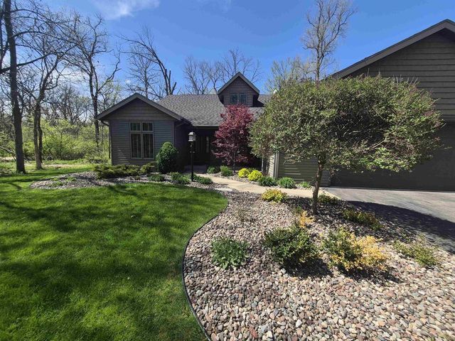 3181 N Crystal Springs Road, Janesville, WI 53545