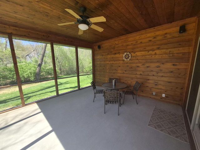 3181 N Crystal Springs Road, Janesville, WI 53545