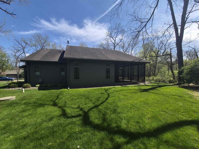 3181 N Crystal Springs Road, Janesville, WI 53545