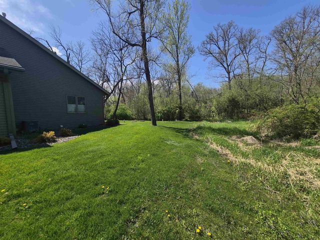 3181 N Crystal Springs Road, Janesville, WI 53545
