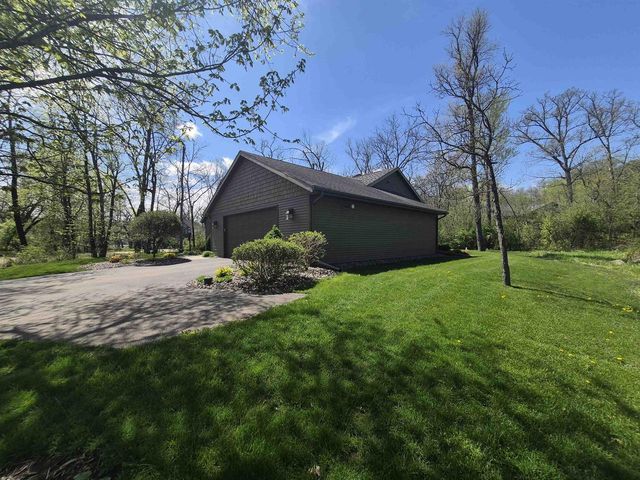 3181 N Crystal Springs Road, Janesville, WI 53545