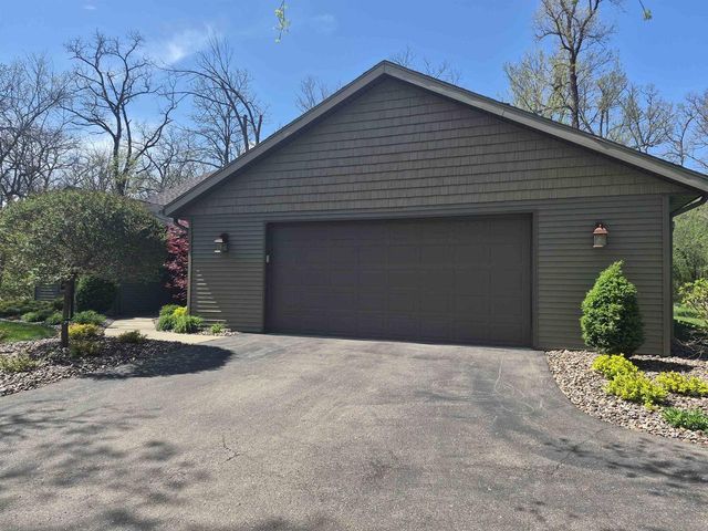 3181 N Crystal Springs Road, Janesville, WI 53545