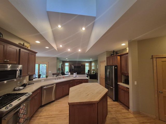 3181 N Crystal Springs Road, Janesville, WI 53545