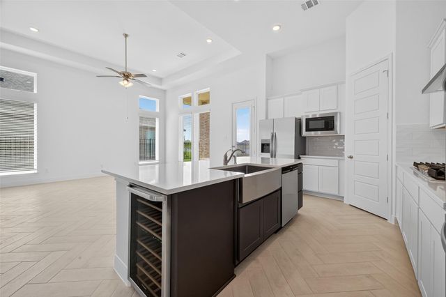 2919 Golden Isle Drive, Texas City, TX 77568