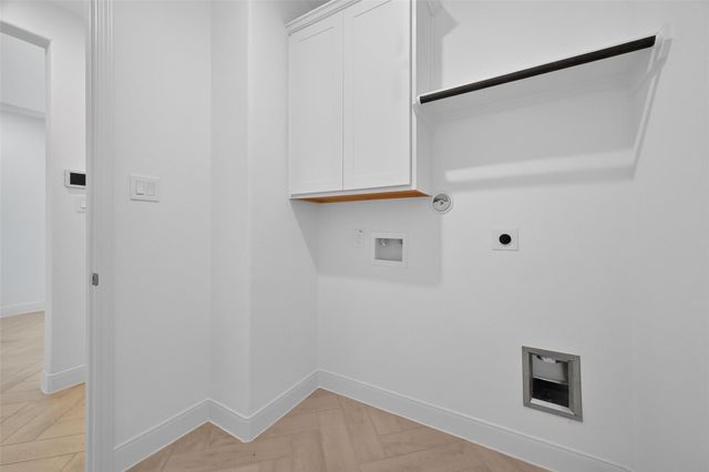 2919 Golden Isle Drive, Texas City, TX 77568