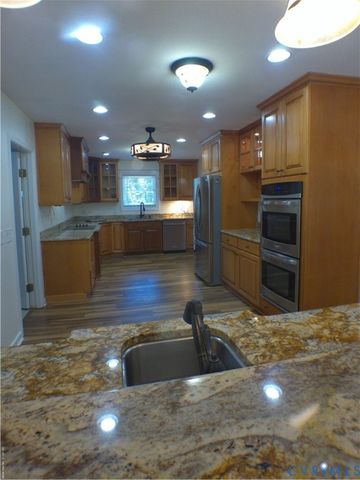 9418 N Rinker Dr, Mechanicsville, VA 23116