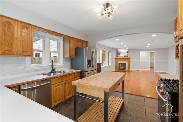 1460 Ferndale Avenue, Highland Park, IL 60035