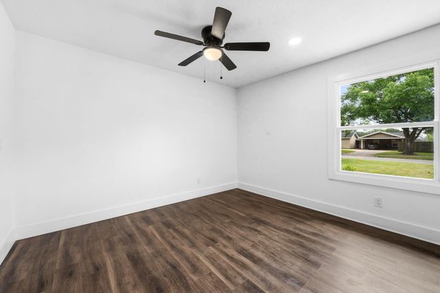 1506 Oaks Drive, Pasadena, TX 77502