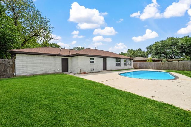 1506 Oaks Drive, Pasadena, TX 77502