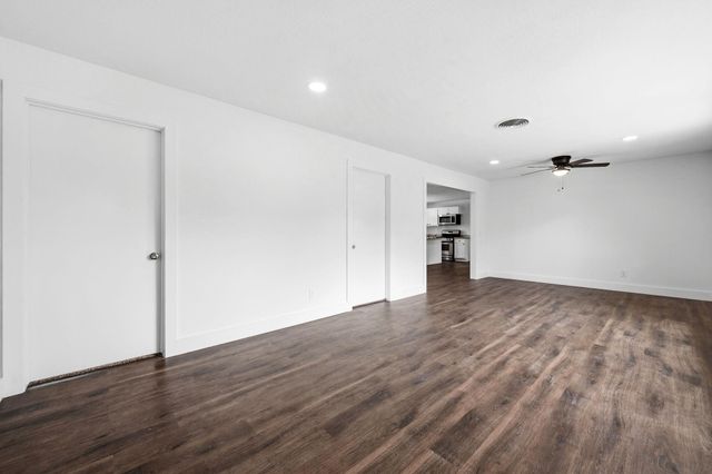 1506 Oaks Drive, Pasadena, TX 77502