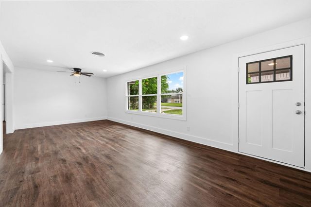 1506 Oaks Drive, Pasadena, TX 77502