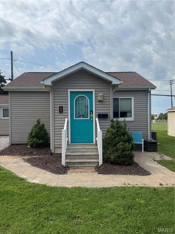 106 COLUMBIA Avenue, Waterloo, IL 62298