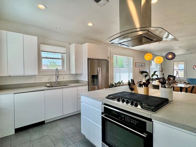 1027 Caa St, Marfa, TX 79843