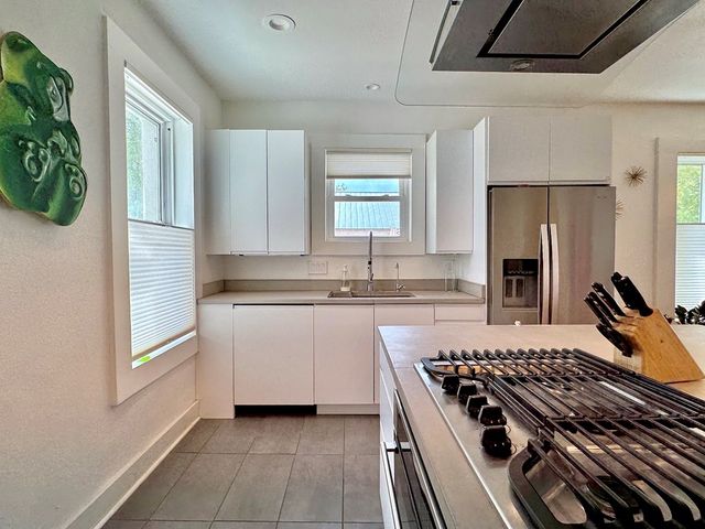 1027 Caa St, Marfa, TX 79843