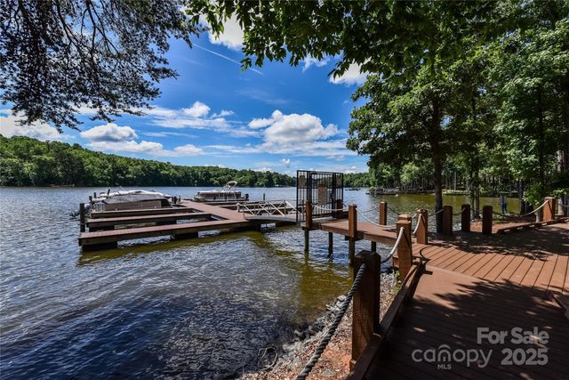 5004 El Molino Drive, Charlotte, NC 28214