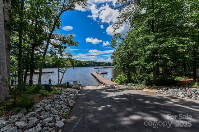 5004 El Molino Drive, Charlotte, NC 28214