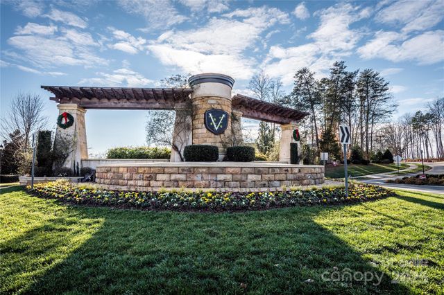 5004 El Molino Drive, Charlotte, NC 28214