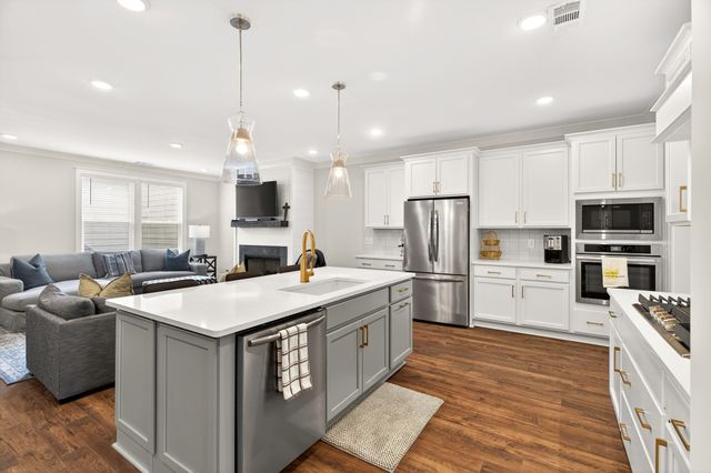 2085 Braidwood Ln, Franklin, TN 37064