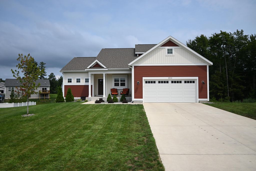 6016 Sturgeon Run, Muskegon, MI 49444